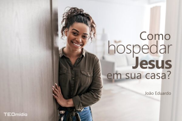 mulher negra ensinando como hospedar Jesus em sua casa